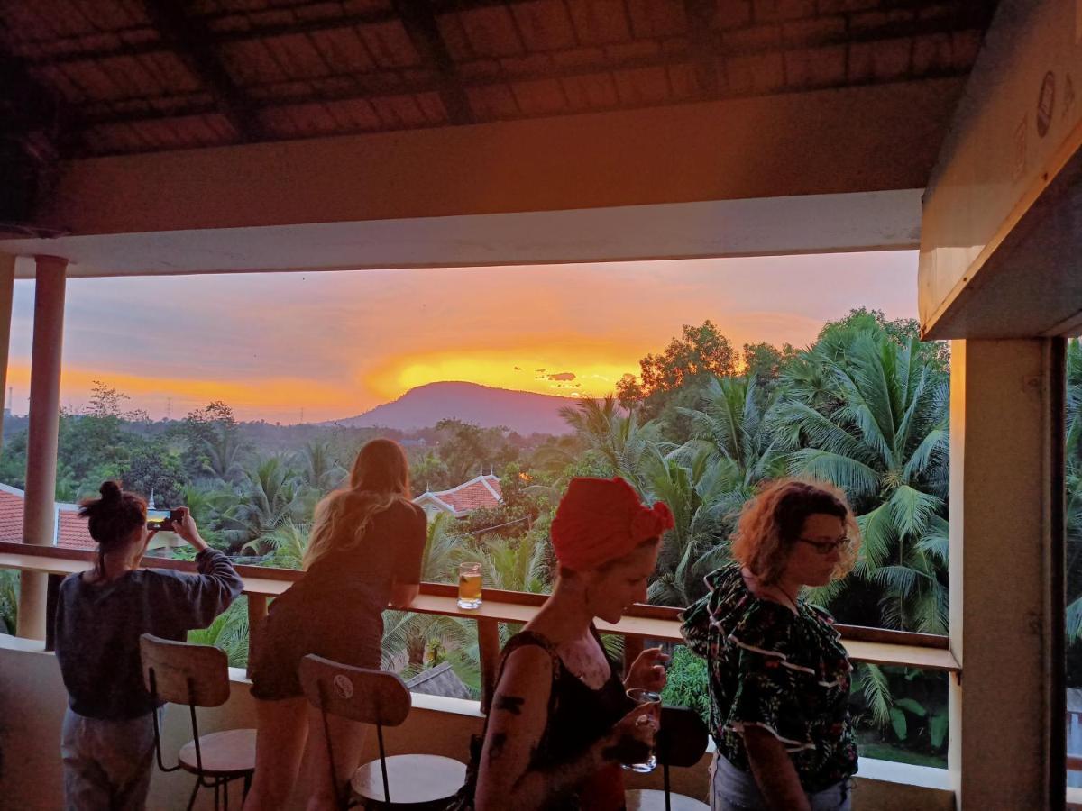 Karma Traders Kampot 호스텔 외부 사진