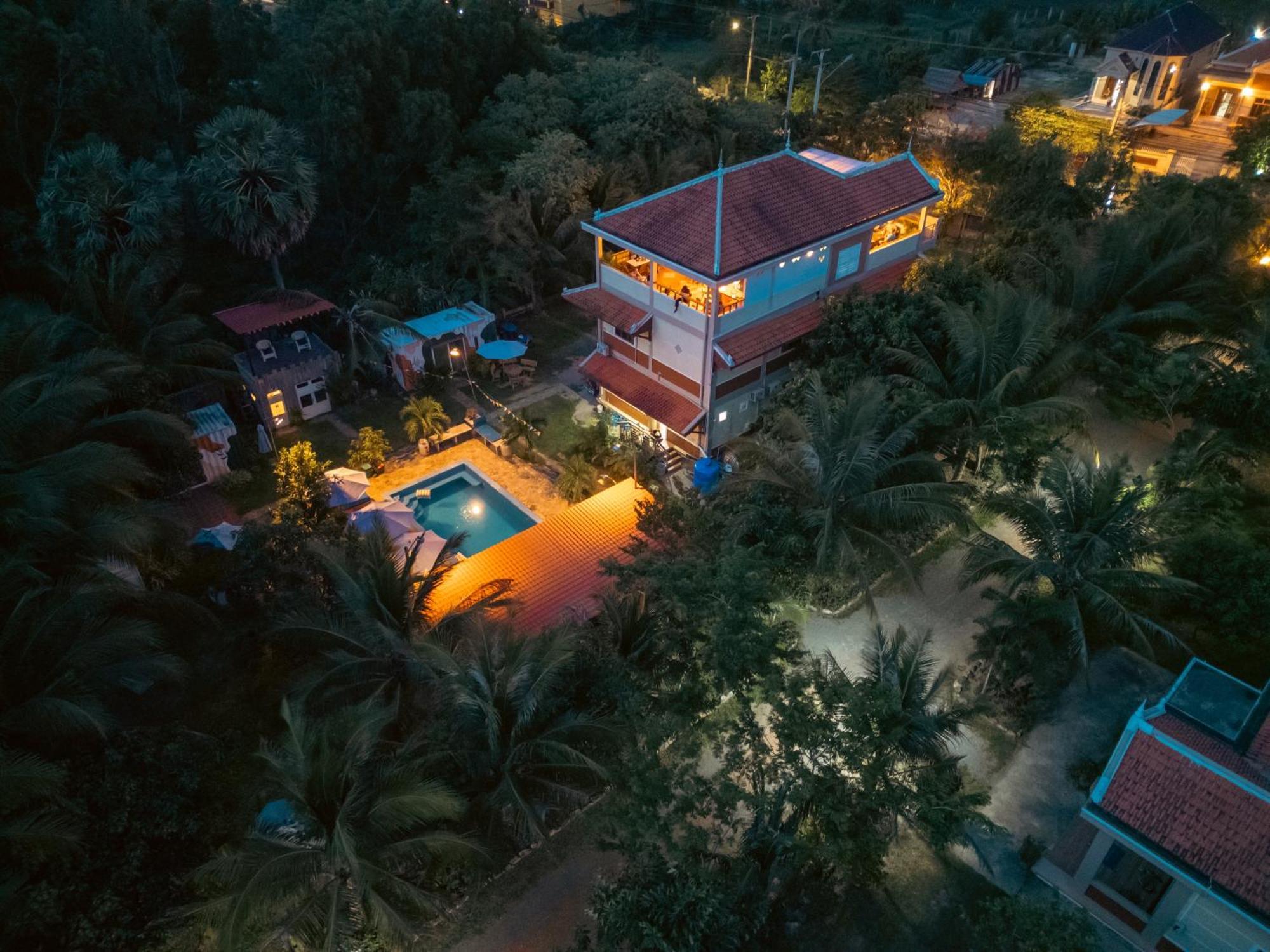 Karma Traders Kampot 호스텔 외부 사진